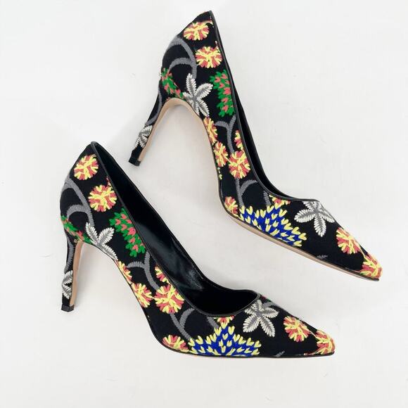 Manolo Blahnik BB 90 Black Floral Embroidered Fabric Pointed Toe Pumps IT 38 - Picture 4 of 11